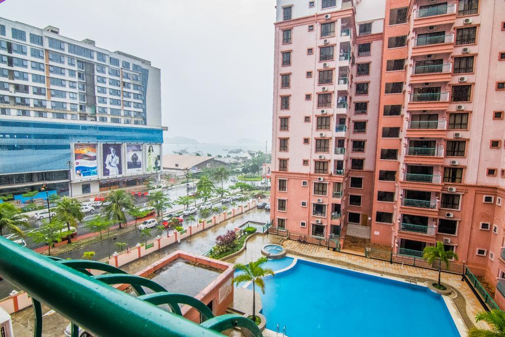 Mts @ Marina Court Resort Condo Кота Кинабалу Стая снимка